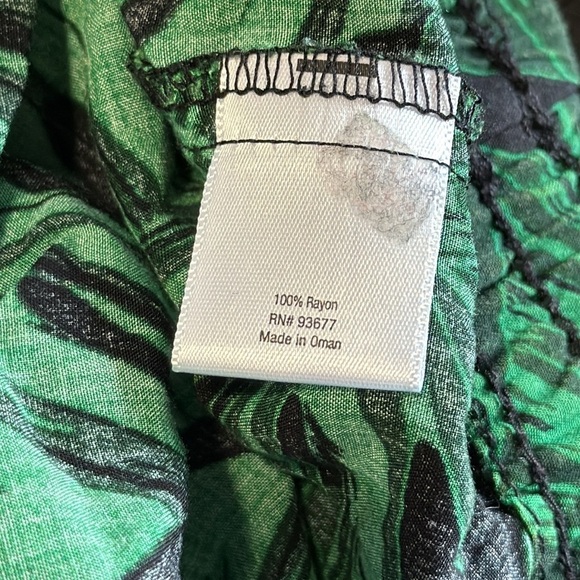 a.n.a Lightweight Pull On Floral Print Women's Shorts Size XL in Green & Black - Picture 7 of 8